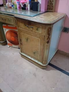 Dressing Table with mirror