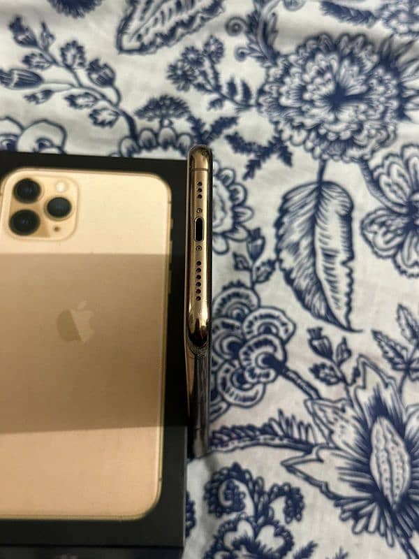 Apple iPhone 11 pro 256gb factory unlock non pta 1