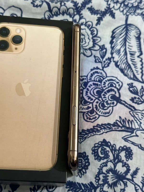 Apple iPhone 11 pro 256gb factory unlock non pta 2