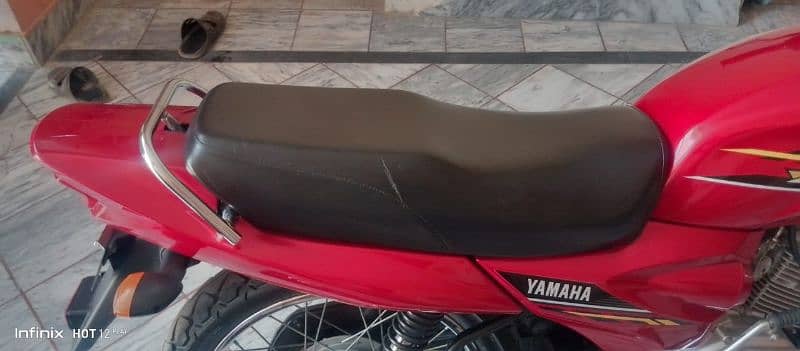 Yamaha yaz 12