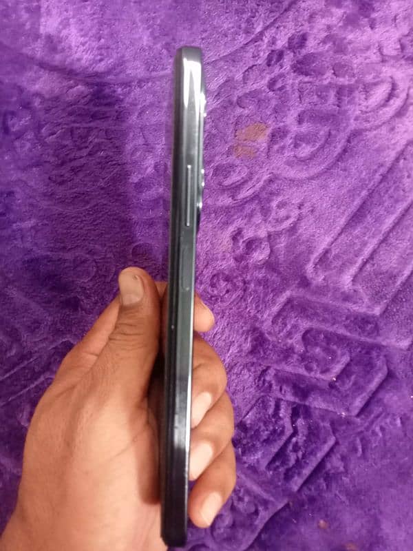 Infinix hot 40 8+256 brand new with full asseriess 4