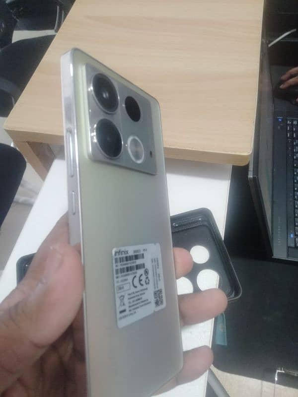 Infinix Note 40 256 8