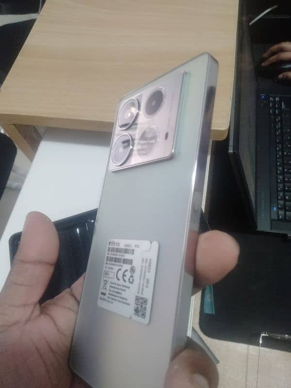 Infinix Note 40 256 9