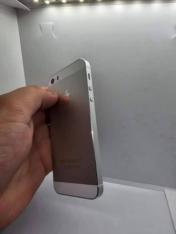 iPhone 5s 64gb PTA Approved = 03274706406 1