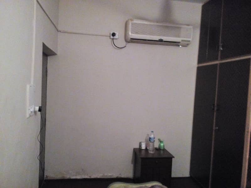 SINGLE ROOM FLAT FOR SALE IN MODEL TOWN LAHORE DEMAND 2600000 3