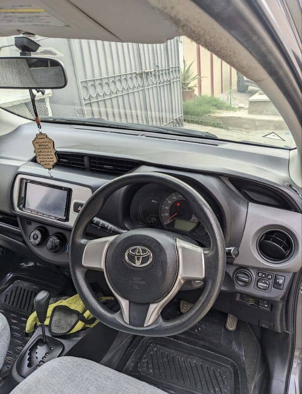 Toyota Vitz 2015 4