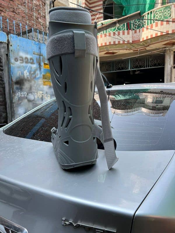 walker boot , aircast ankle leg foot fractures 1