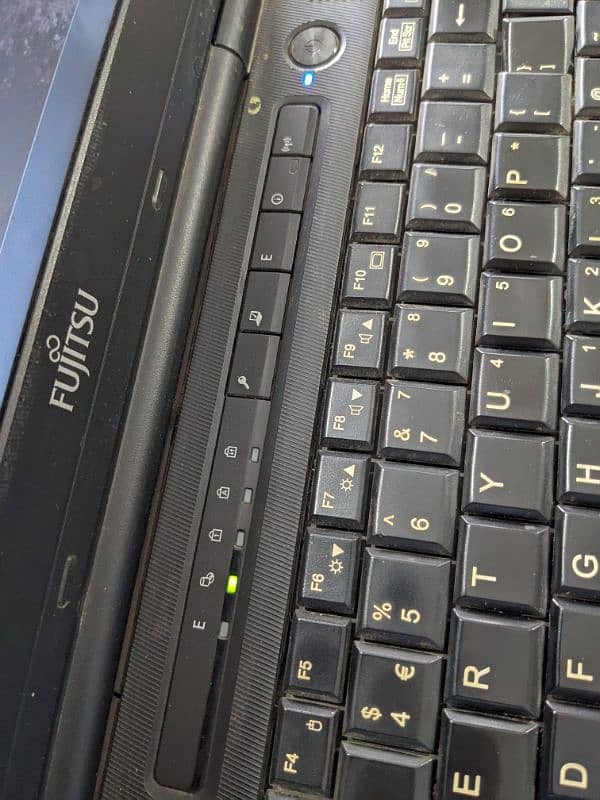 Fujitsu lifebook core i5 3rd generation 8