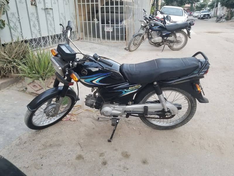 United 100cc Black 2017 2