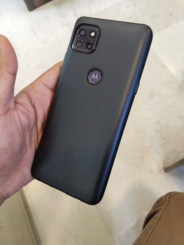 Motorola One 5G Ace 10