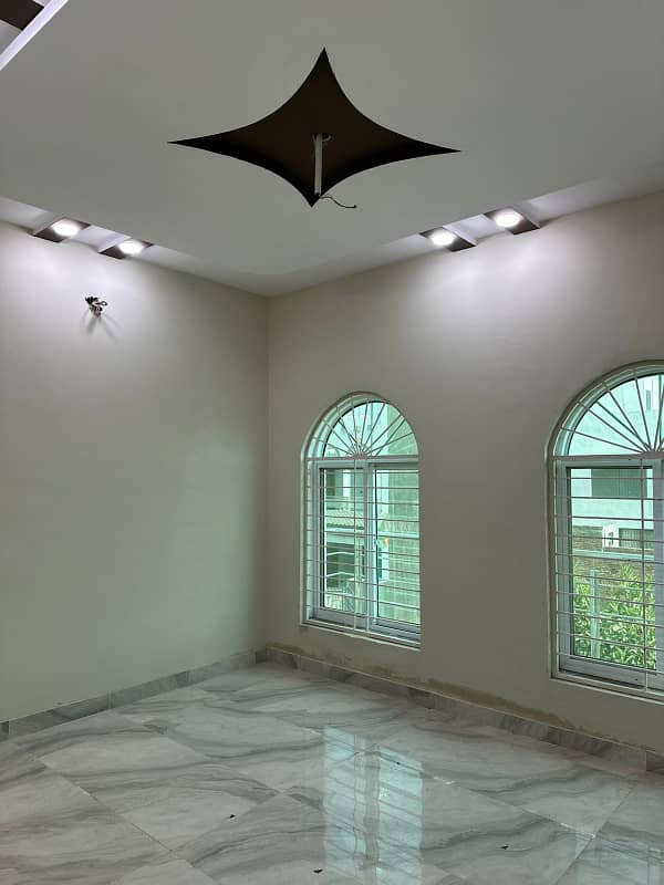 5 Marla Brand New house For Sale And Direct Meeting With Owner In Park View City Lahore. 11