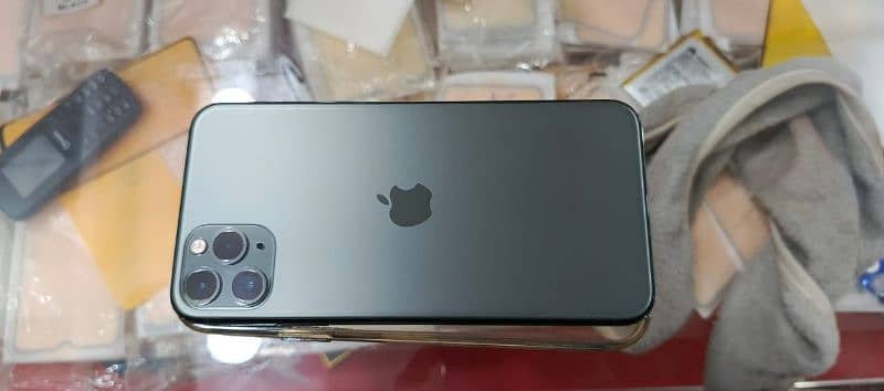 iphone 11 pro max 256gb PTA 4