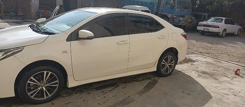 Toyota Corolla Altis 2019 4