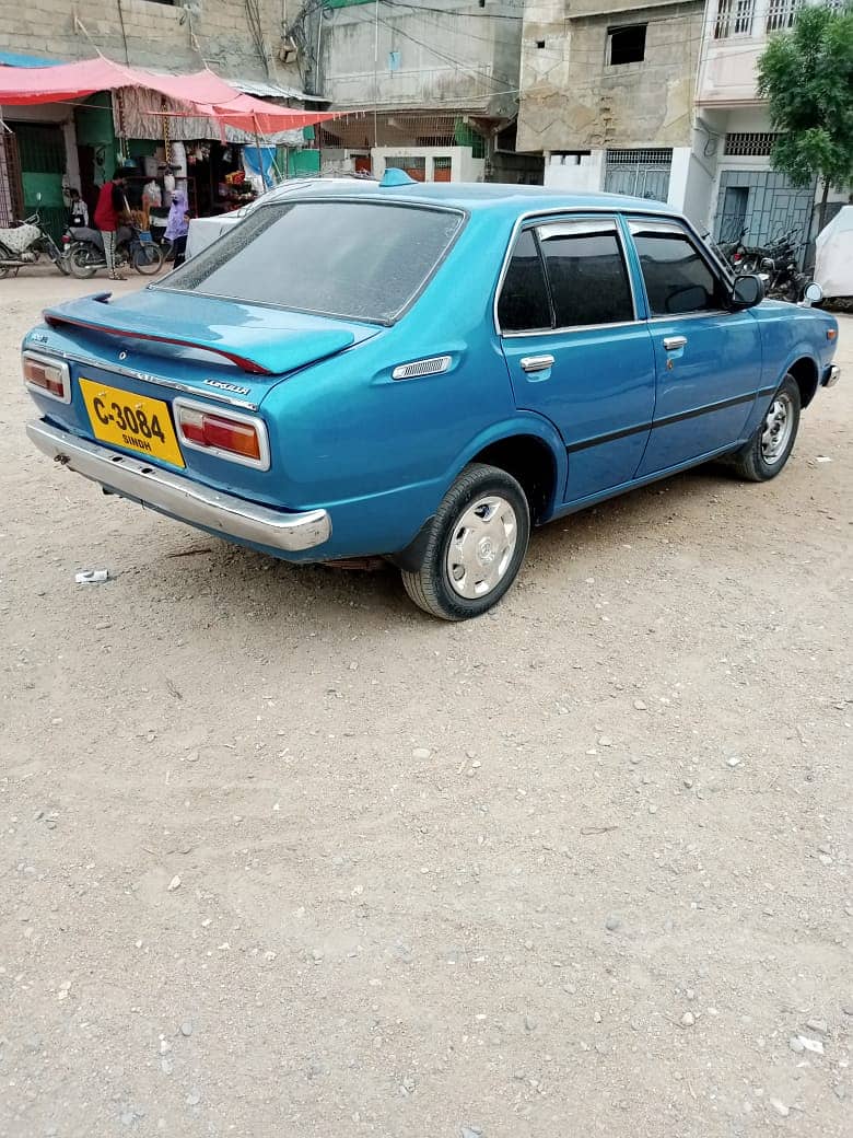 Toyota Corolla 76 3