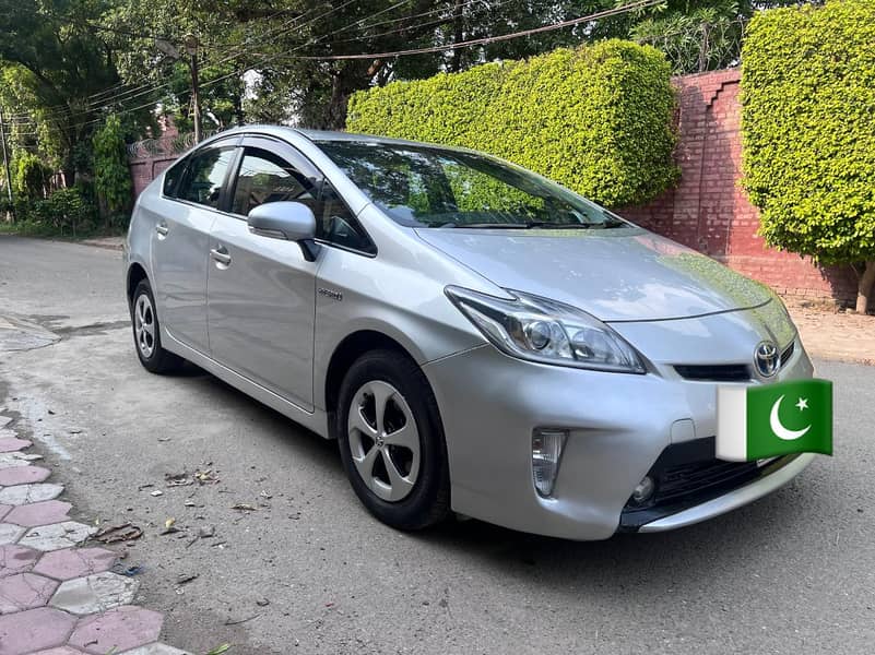 Toyota Prius 2015 14