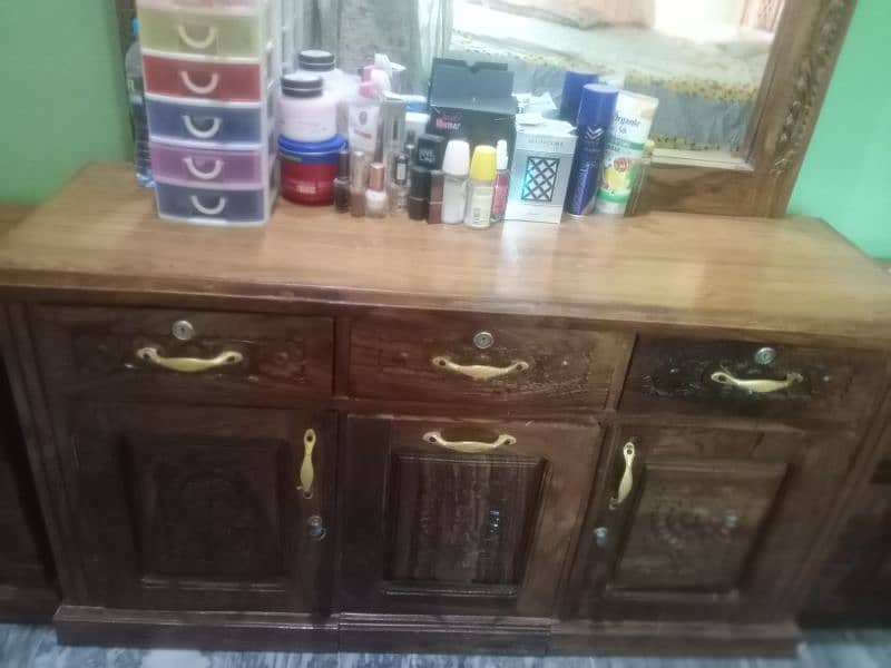 Dressing Table 0