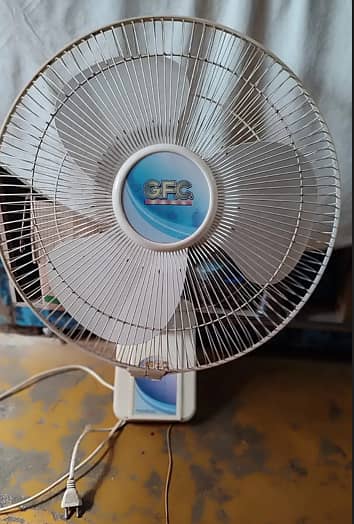 GFC Bracket Fan 18 Inch 0