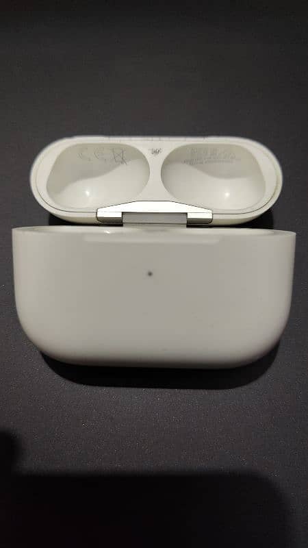 Airpods pro charging case 2