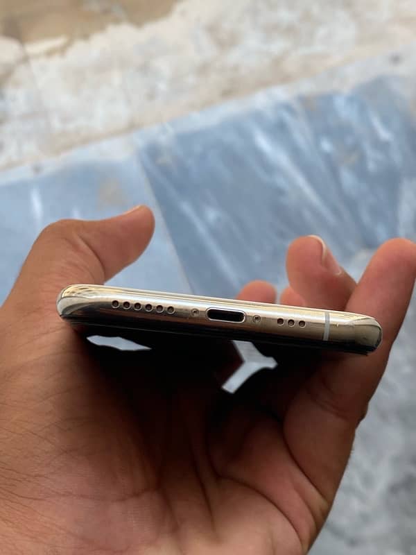 iphone xs non pta 10/10 condition 2