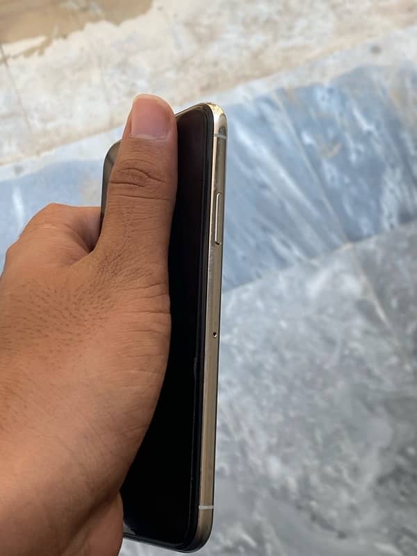 iphone xs non pta 10/10 condition 4