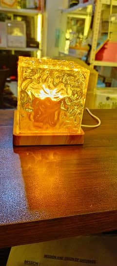 CRYSTAL WATER STYLE LAMP