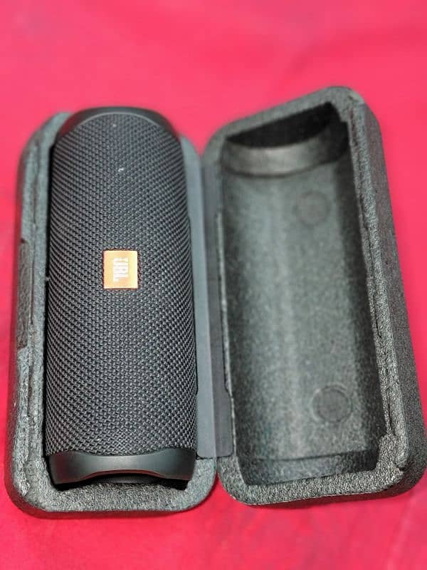 JBL flip 5 made in Vietnam with high volume 2