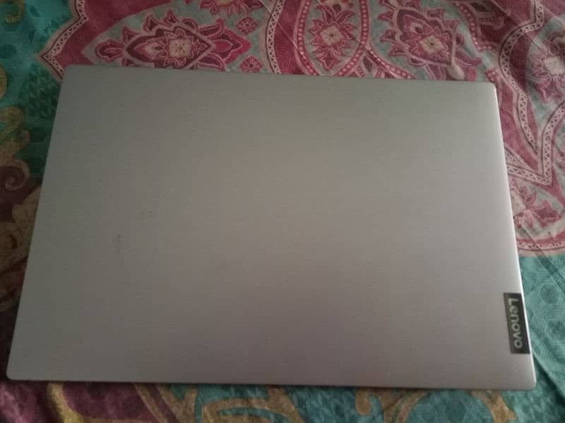 Lenovo ideapad        8Gb RAM , 128Gb SSD 1