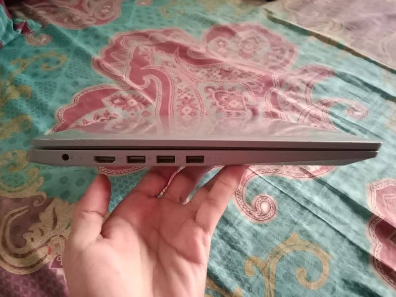 Lenovo ideapad        8Gb RAM , 128Gb SSD 6