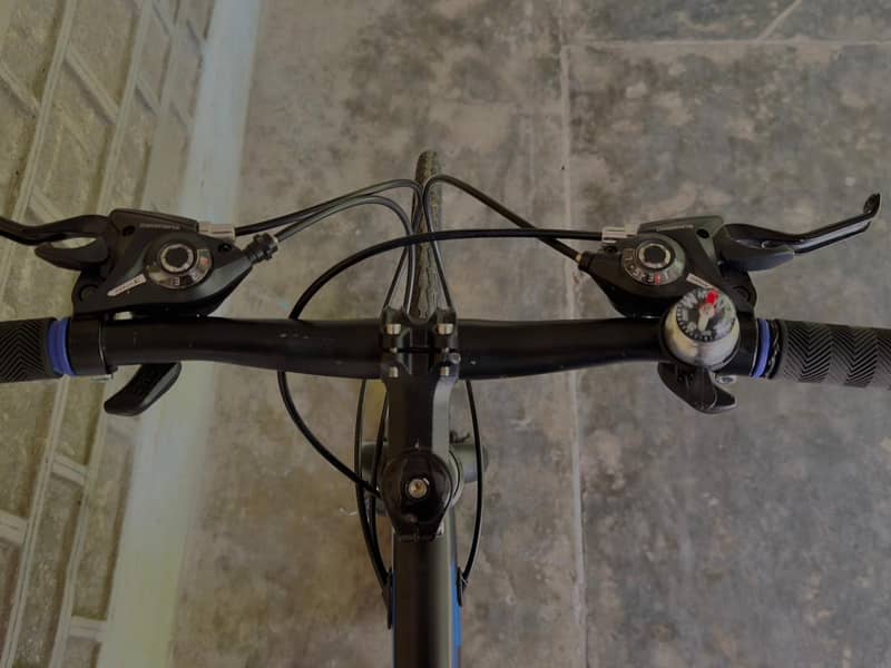 Aluminium Cycles Disk Brakes gare cycle size 28. Road Bikes