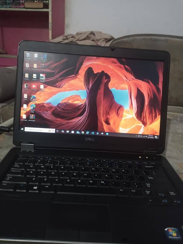 Dell Laptop 0