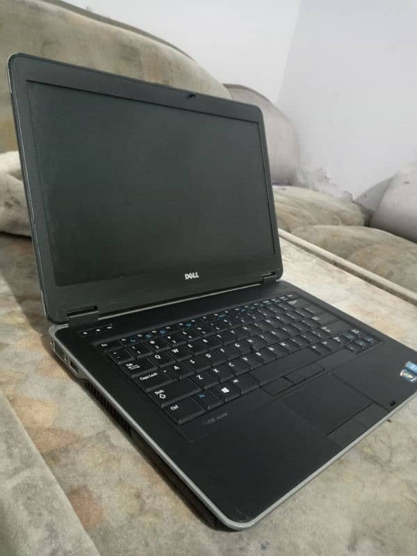 Dell Laptop 3