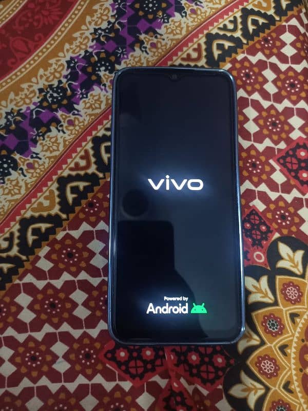 y17s vivo 8 month warranty 4+4 128 good condition 7