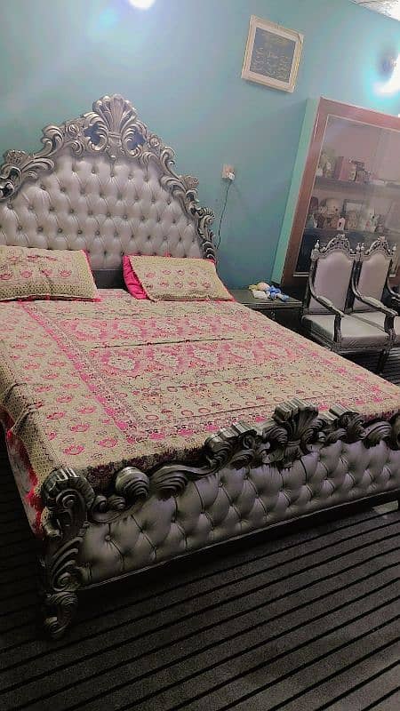 King Size Bed and Furniture 3