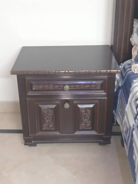 Bed with two side tables for sale 1