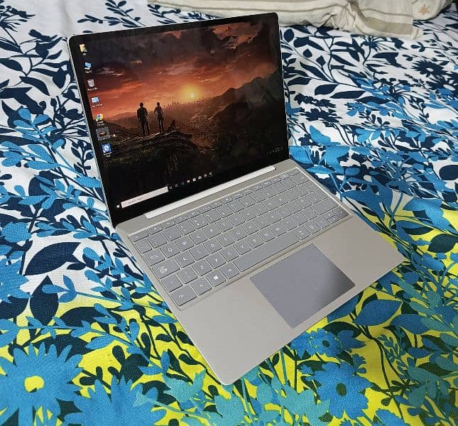 Surface Laptop GO i5 10th Gen 16GB Ram 2k Touch Display 8