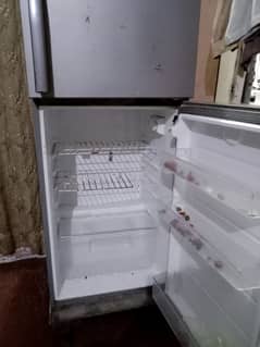 Haier fridge HRF-246