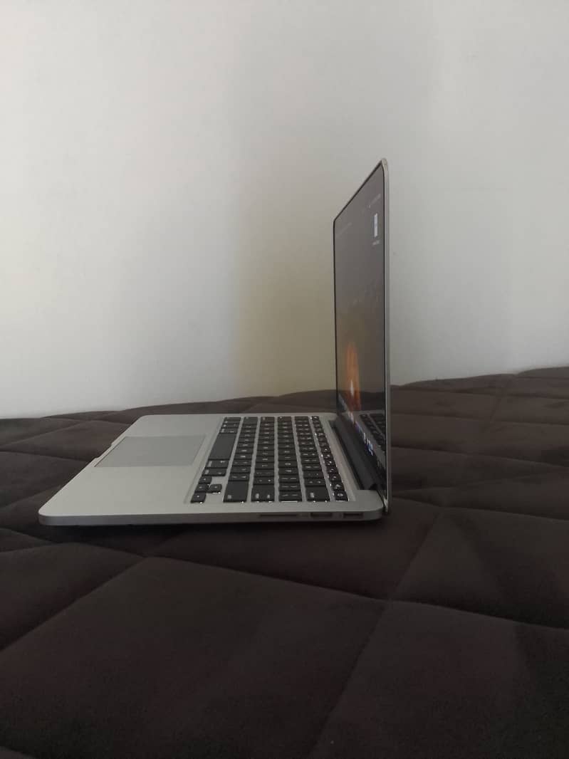  Power Meets Portability: MacBook Pro (Retina, 13-inch) for Sale!  2