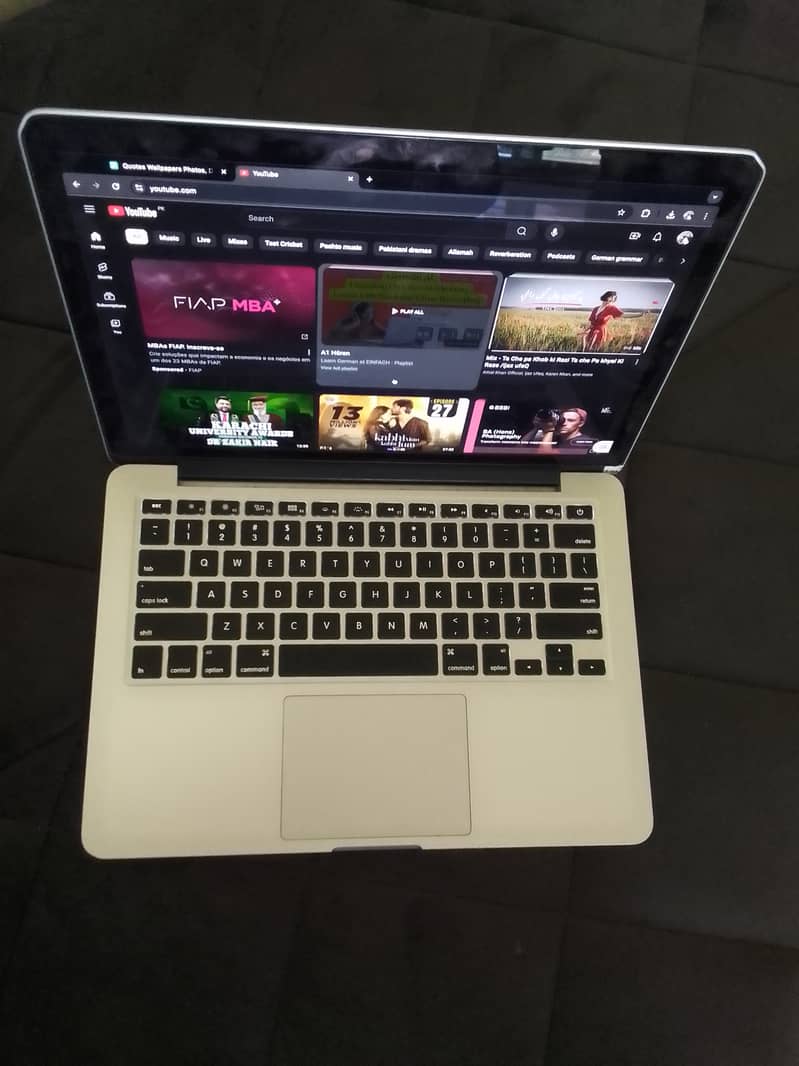  Power Meets Portability: MacBook Pro (Retina, 13-inch) for Sale!  4