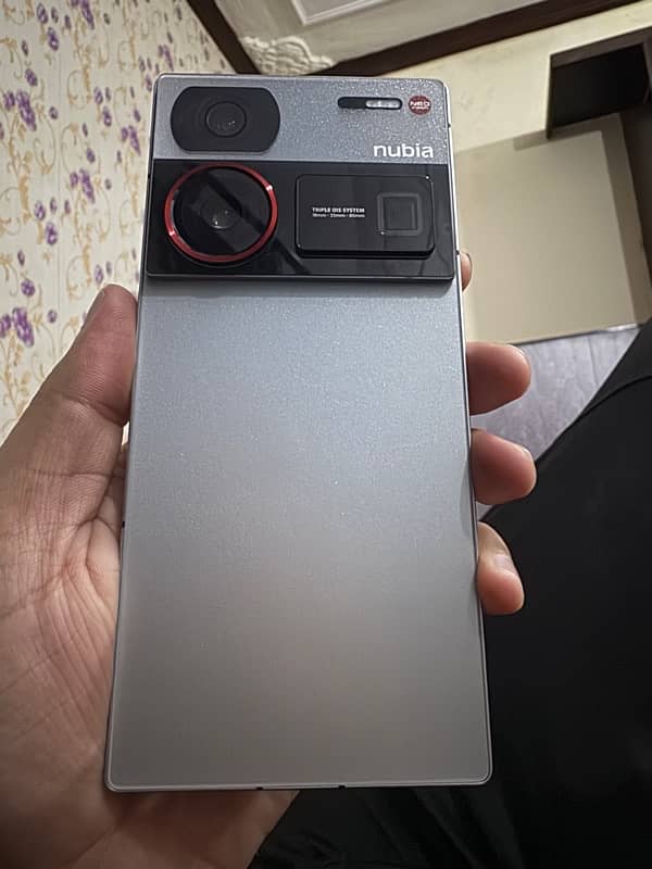 z60 ultra camera Phone 2