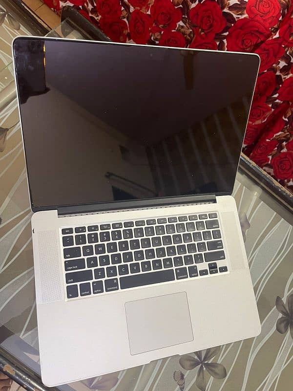 MacBook 2015 pro 1