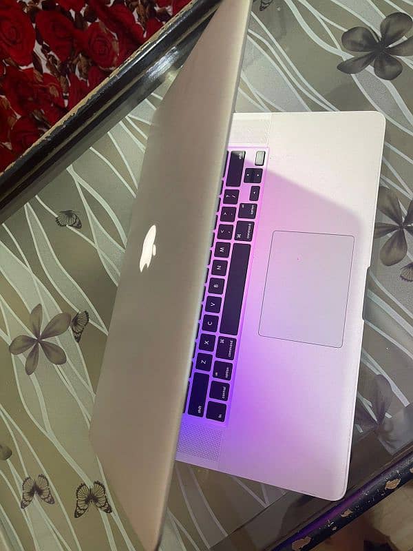 MacBook 2015 pro 8