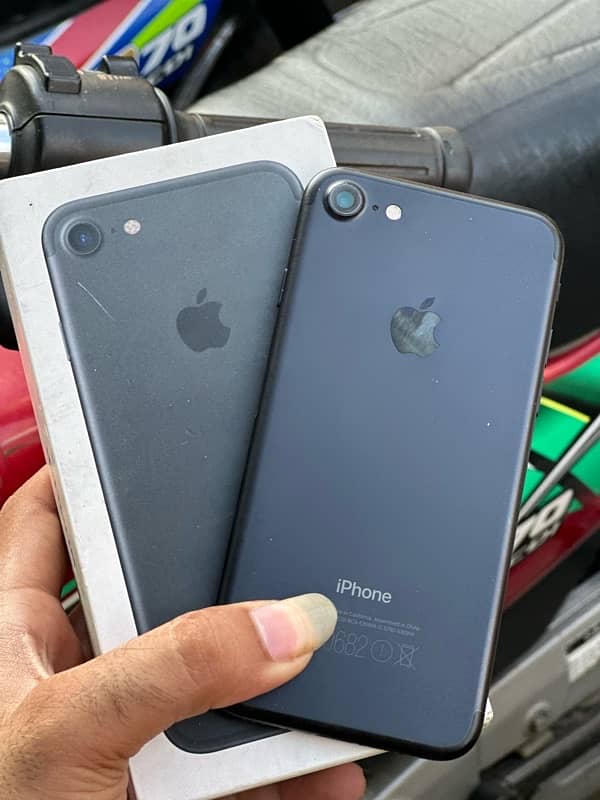 iPhone 7 128gb pta appeared 2