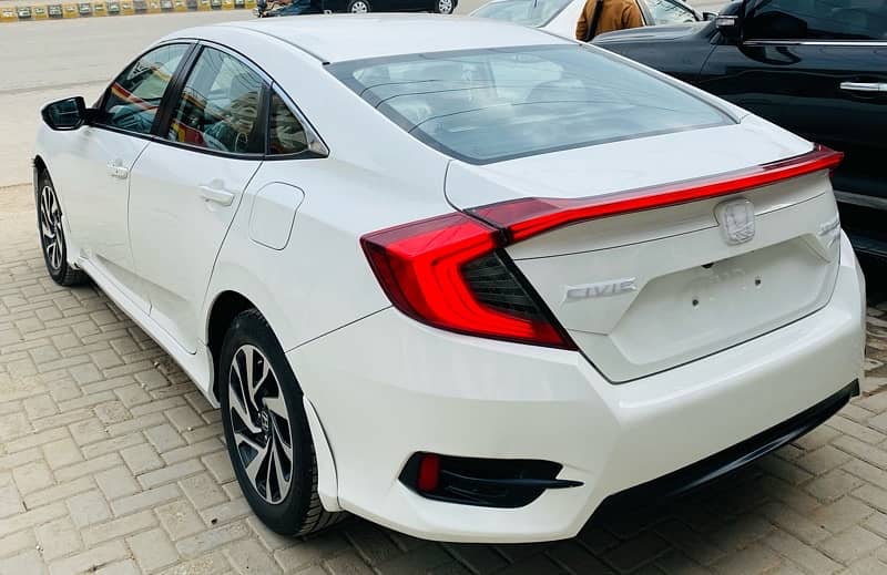 Honda Civic Oriel 2018 6