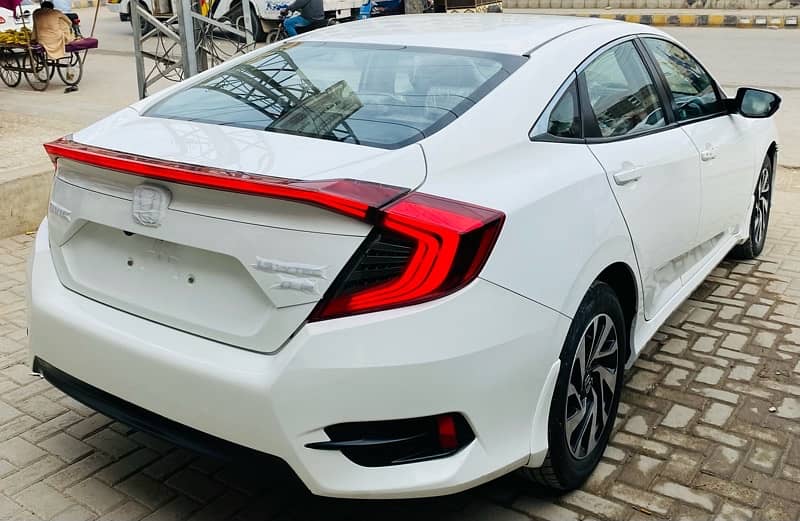 Honda Civic Oriel 2018 8