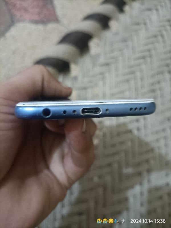 Huawei nova 2 4/64 all okay condition 10/9 koi masla nahi hay all okay 4