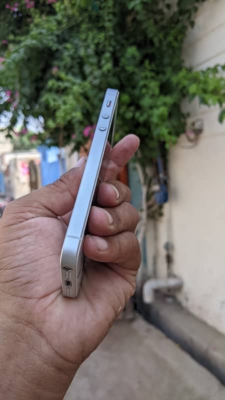 IPhone SE 1st non pta 1