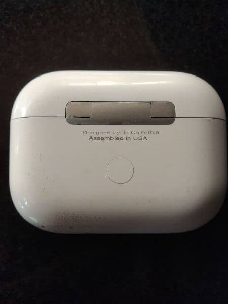 apple earbud charging box 1