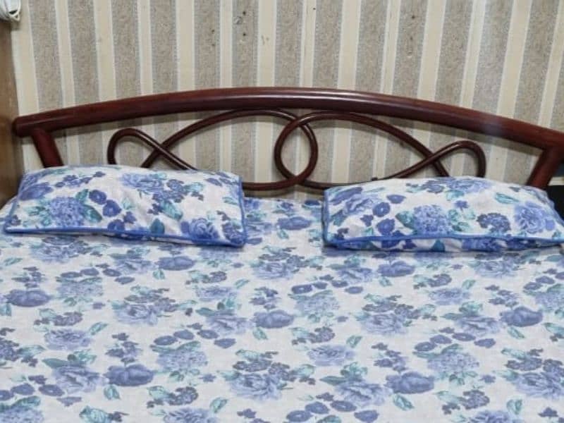 Queen bed beautiful desigh 0