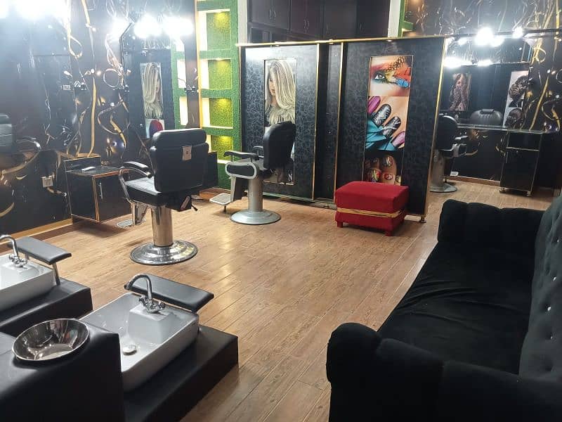 Clinic for sale| Beauty Salon| Fully furnished| Business for sale 13