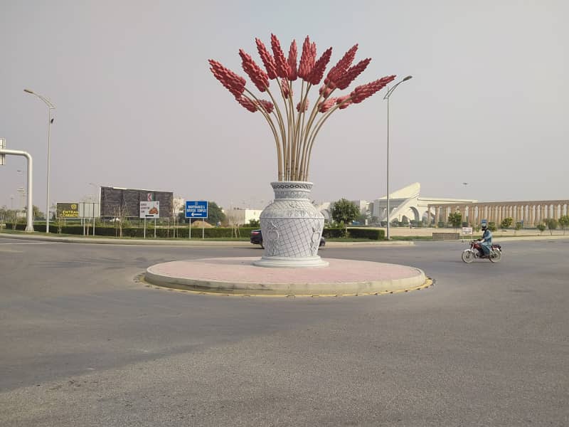 250 Sq. Yards Luxury Villa in Precinct 1 Bahria Town Karachi near Ginsoy 2